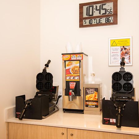 Hotel Brossard Luaran gambar