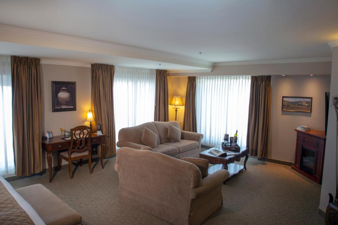 Hotel Brossard Luaran gambar