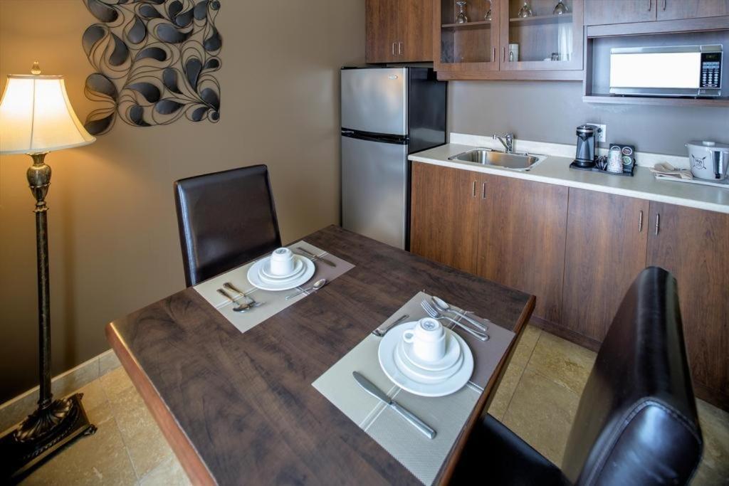 Hotel Brossard Luaran gambar