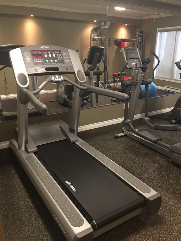 Hotel Brossard Luaran gambar